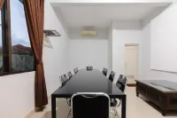 RedDoorz Syariah Near Taman Air Mancur Bogor Hotels in Tanah Sereal