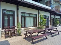 Landmark Farmhouse Hotels in Darechok