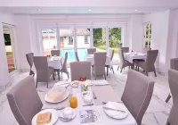 Sandton Country Manor - Pensions