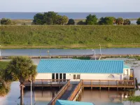 Lakeshore Resort and Marina - Uima-altaat