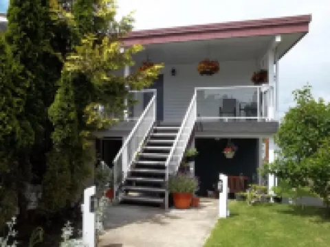 Bayshore Waterfront Inn Hotels in Ucluelet