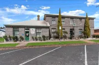 Victoria House Hotels in Portland West