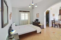 Nikos Sea View Apartments - Strand