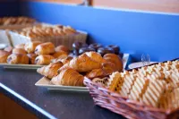 Gran Hotel Los Angeles - breakfast