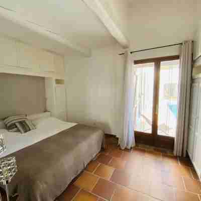 Le Patio Bleu Rooms