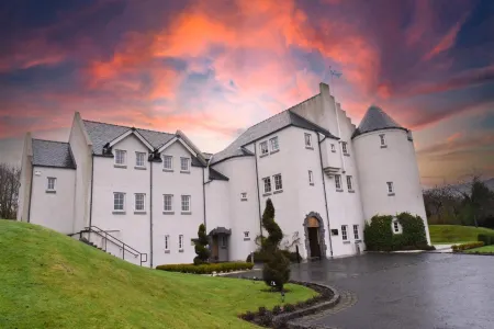 Glenskirlie Castle Hotel Отели в г. Килсит