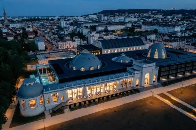 Villa Thermae Nancy Отели рядом с достопримечательностью «Porte de la Craffe»