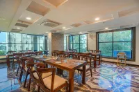 Pax Hotel Grand Blue 3 min walk from Udaipur city Railway Station