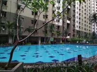Minimalist 3Br Gateway Cicadas Ahmad Yani Apartment by Travelio