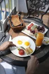 The Belvedere Kasauli - Desayuno