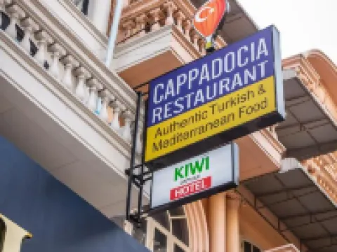 Kiwi Capsule Hotel Hotels near Noble Remix