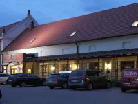 Hotel Chvalská Tvrz Hotel in zona Praga 14