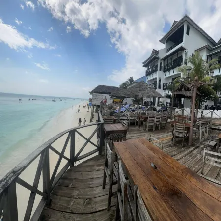 Langi Langi Beach Bungalows