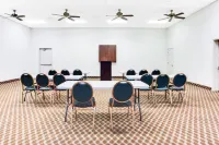 데이즈 인 바이 윈덤 아테네 아테네