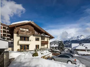 Apart-Hotel Aurora Fiss