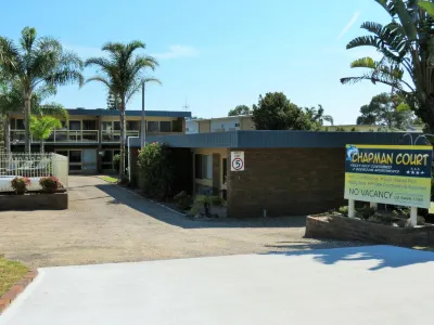Chapman Court Hotels near Merimbula Main Beach