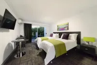 Mackay Oceanside Central Hotel Official Hotels in East Mackay
