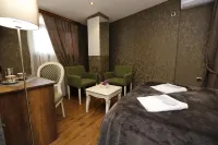 Grand Gmp - Guest houses