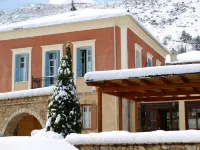 Archontiko Parnassus Dadi Hoteles en Polidhroson