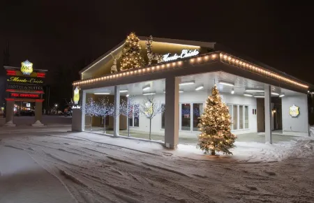 Hotel & Suites Monte-Cristo Отели в г. Л'Ансьен-Лорет