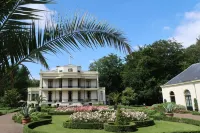 Kasteel De Vanenburg Hotels in Putten