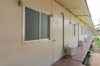 RedDoorz @ Taman Green Legon Hotel dekat Masjid Al-Hamdan Rest Area KM 19 B Jakarta-Cikampek