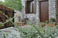 Guesthouse Machi Hotel a Artemis