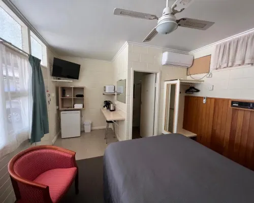 Glossop Motel Hotels in Barmera