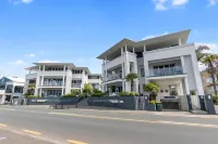 Paihia 2 Bedroom Apartment with Pool