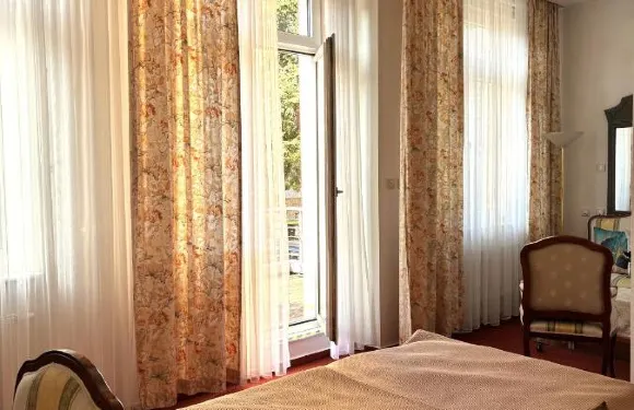 亨特澤爾別墅酒店