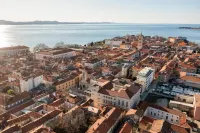 Luxury Rooms in Old Town by Belmont Realty