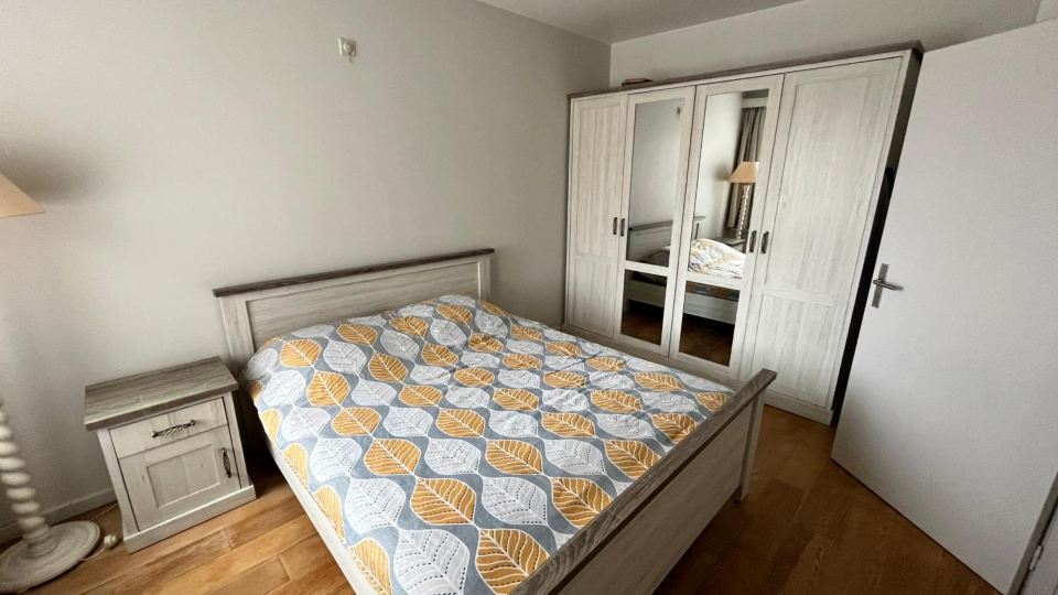 Spacious 2 Bedroom App in the Center with Balcony