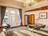 Sunday London Staines-upon-Thames Heathrow T5 Hotels in Staines