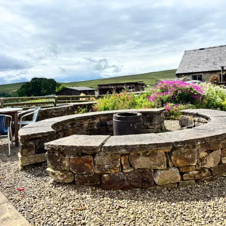 Hollybush Inn
