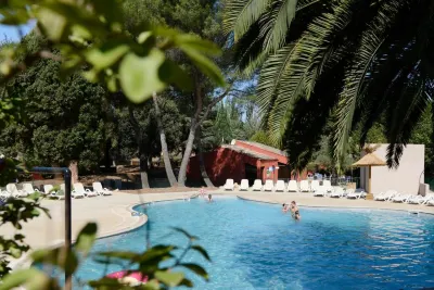 Résidence Odalys le Village Camarguais les Gardians Hotels in Arles