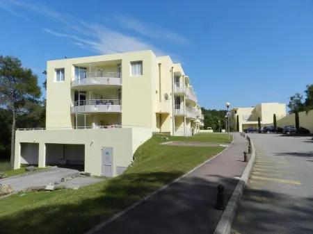 City Résidence Sophia Отели рядом с достопримечательностью «SKEMA Business School - Sophia Antipolis»