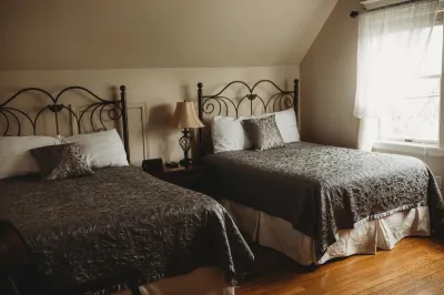 Carriage House Inn Four and a Half Stars Hotels in 