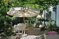 Hotel Capri Hotels in 