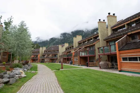 Panorama Vacation Retreat at Horsethief Lodge