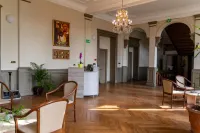 Domaine du Chateau de La Neuville Hotels in Wanze