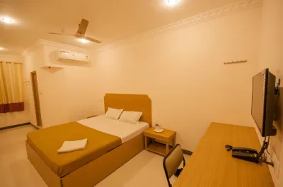 Hotel Nachiappa Palace Отели рядом с достопримечательностью «Dr RM Alagappa Alumni Students Park»