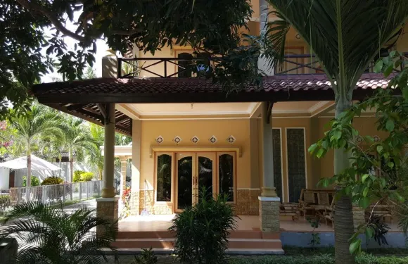 龍目島庫塔紗麗茵假日公園