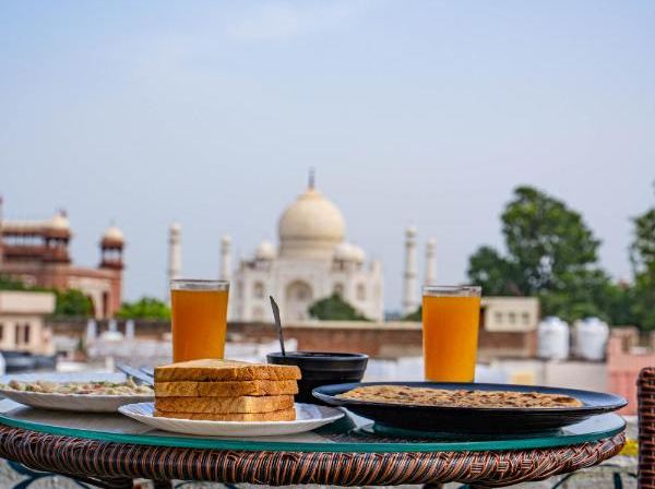 Joey's Hostel Agra - 200m from Taj Mahal
