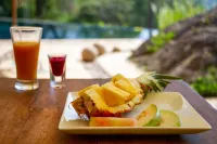 Bougainvillea Retreat Hotels in Rikillagaskada