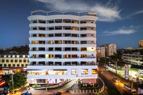 Gold Crest Hotel - 4-Star