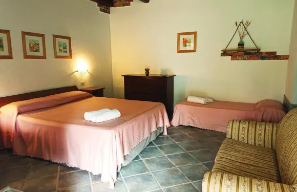 阿吉瑞圖瑞斯莫德索萊農家樂