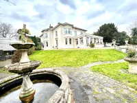 Munstone House