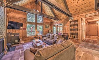 Peaceful and Private Cloudcroft Cabin with Deck!
