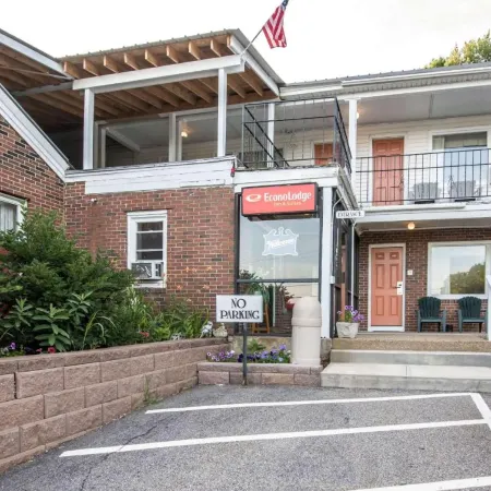 TiltonLodge Inn & Suites Отели в г. Тилтон