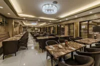 Villa Caceres Hotel Hotels in Pili